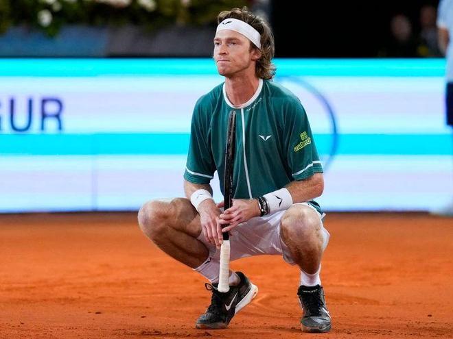 轮对手逐渐 轮对手逐渐