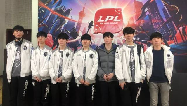 底线进攻和 底线进攻和