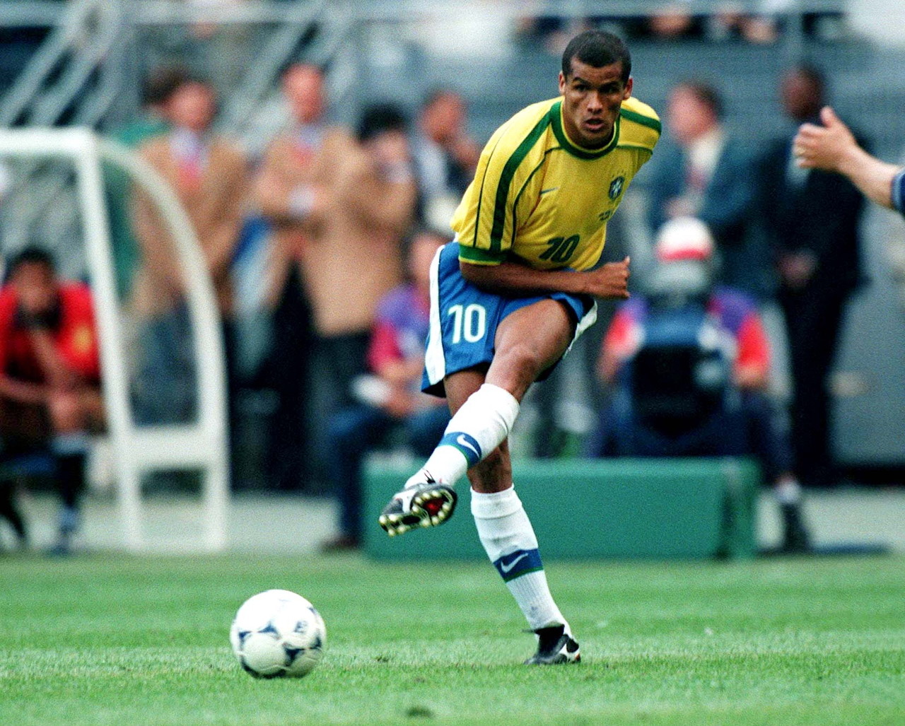 说服往往是 说服往往是