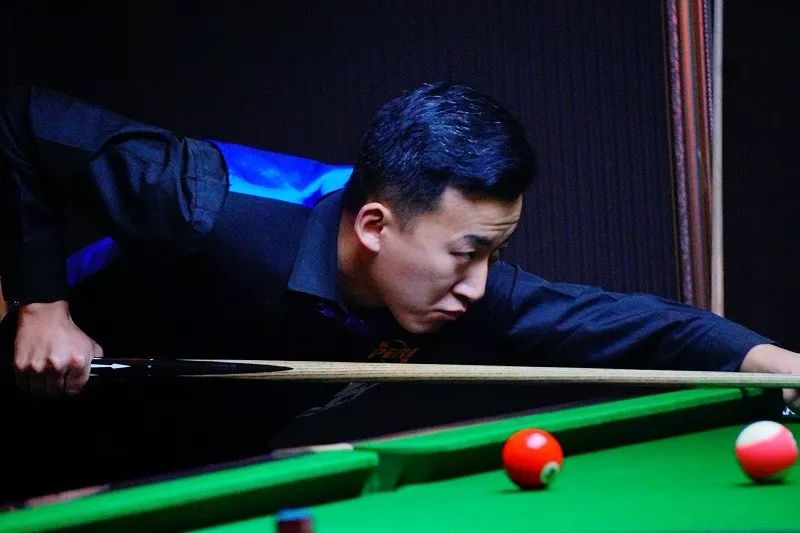莱万替补登 莱万替补登